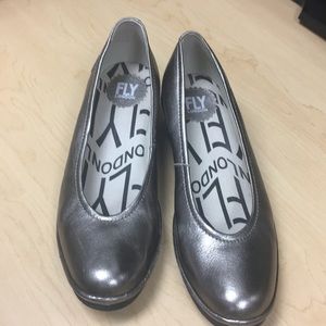 Barely used London Fly Bronze Idra